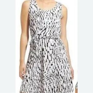 Athleta Black White‎ Abstract Print Sleeveless Tie Waist Fit Flare Dress Womens